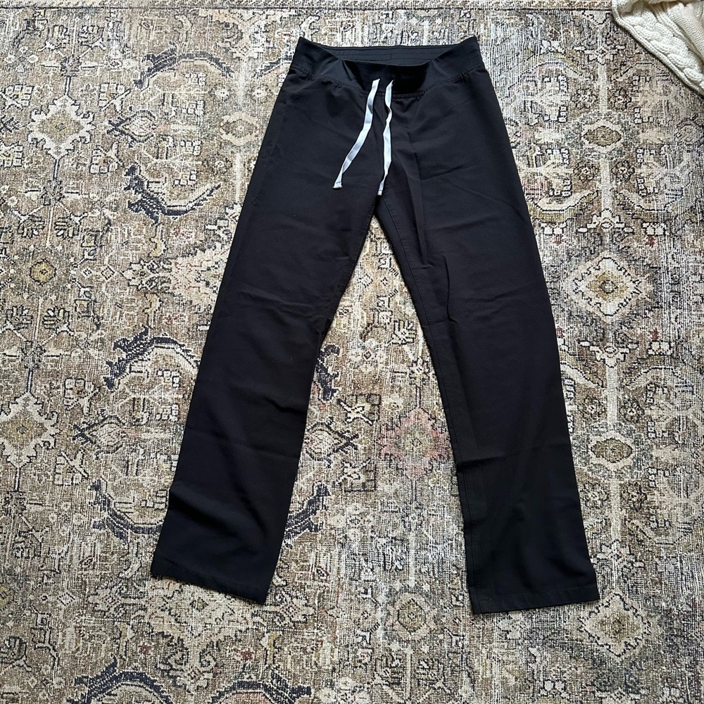 Figs Women’s Livingston Black Scrub Pants